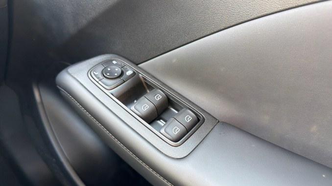 MG MG4 Urban 118kW Comfort Long Range 54kWh 5dr Auto Electric Hatchback - Image 15